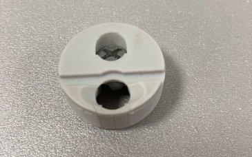 Корпусная стяжка под пресс, светло-серая, 20 штук Корпусная стяжка под пресс, светло-серая, 20 штук